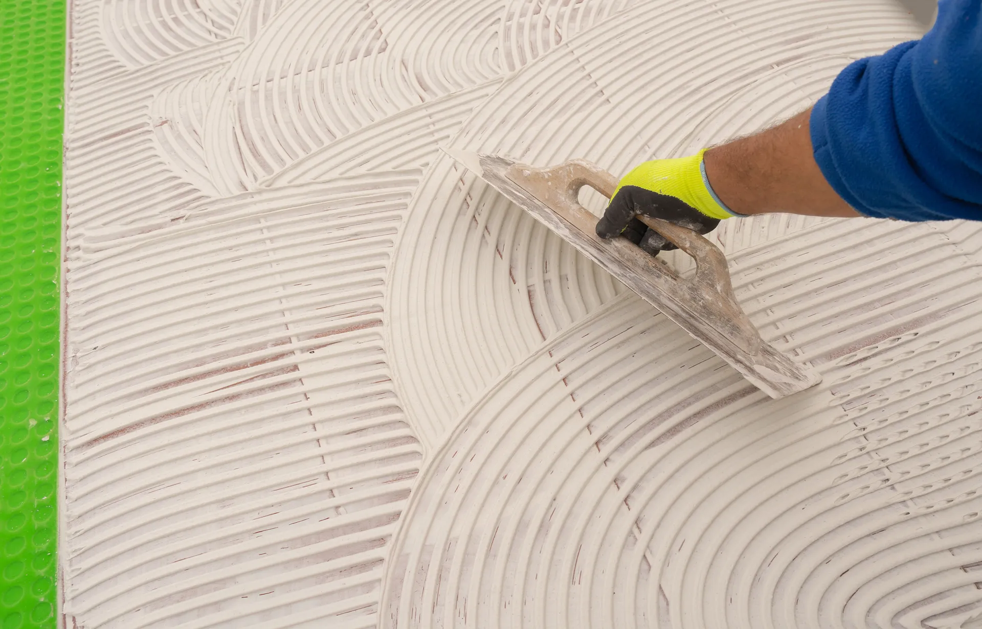The Benefits of Limewash and Microcement for Seamless Floors